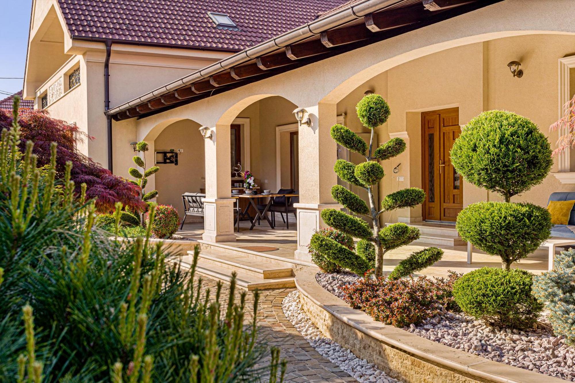 Sika Palladium Garden & Spa Central Apartment Arad Exterior foto