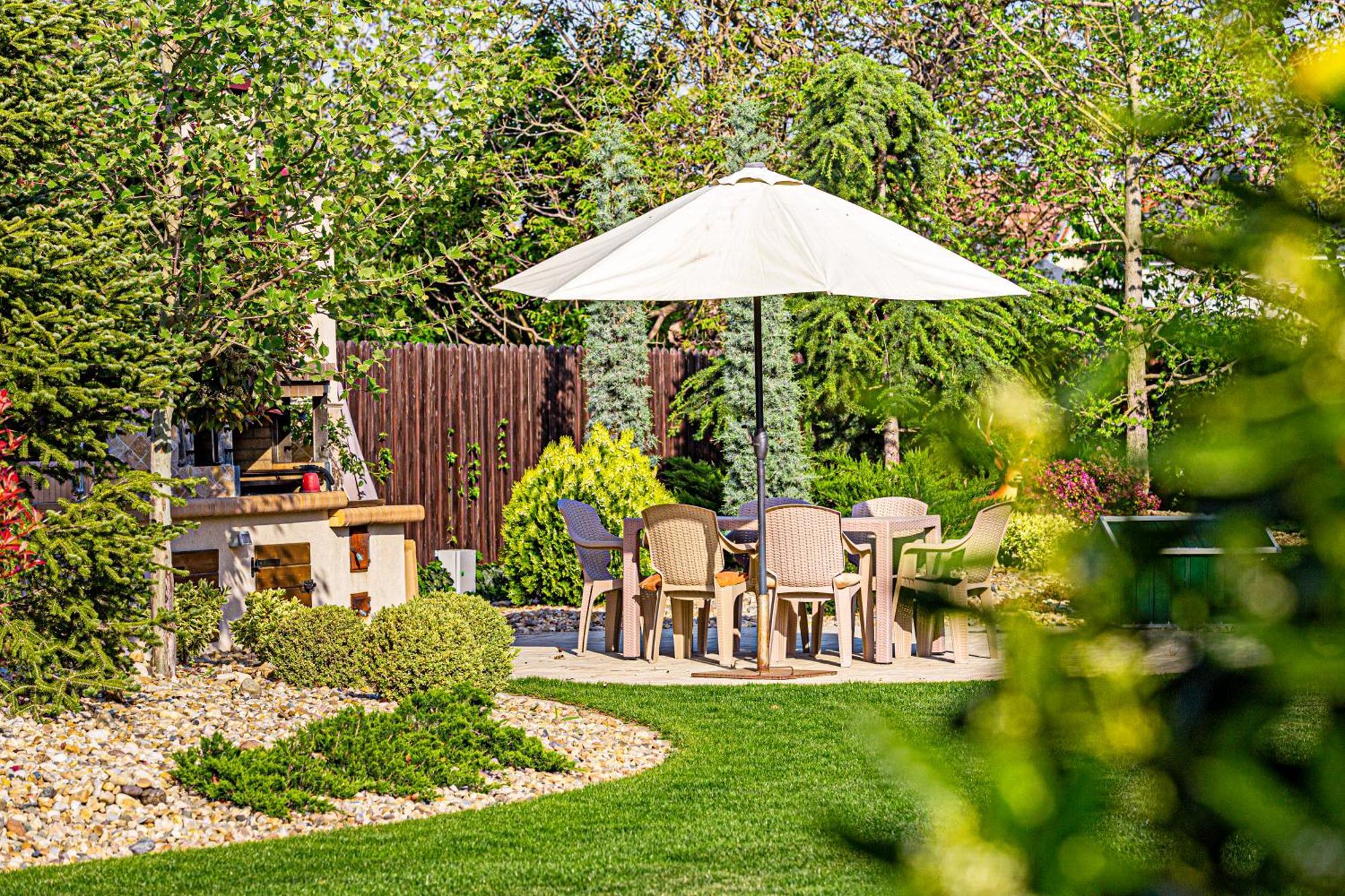 Sika Palladium Garden & Spa Central Apartment Arad Exterior foto