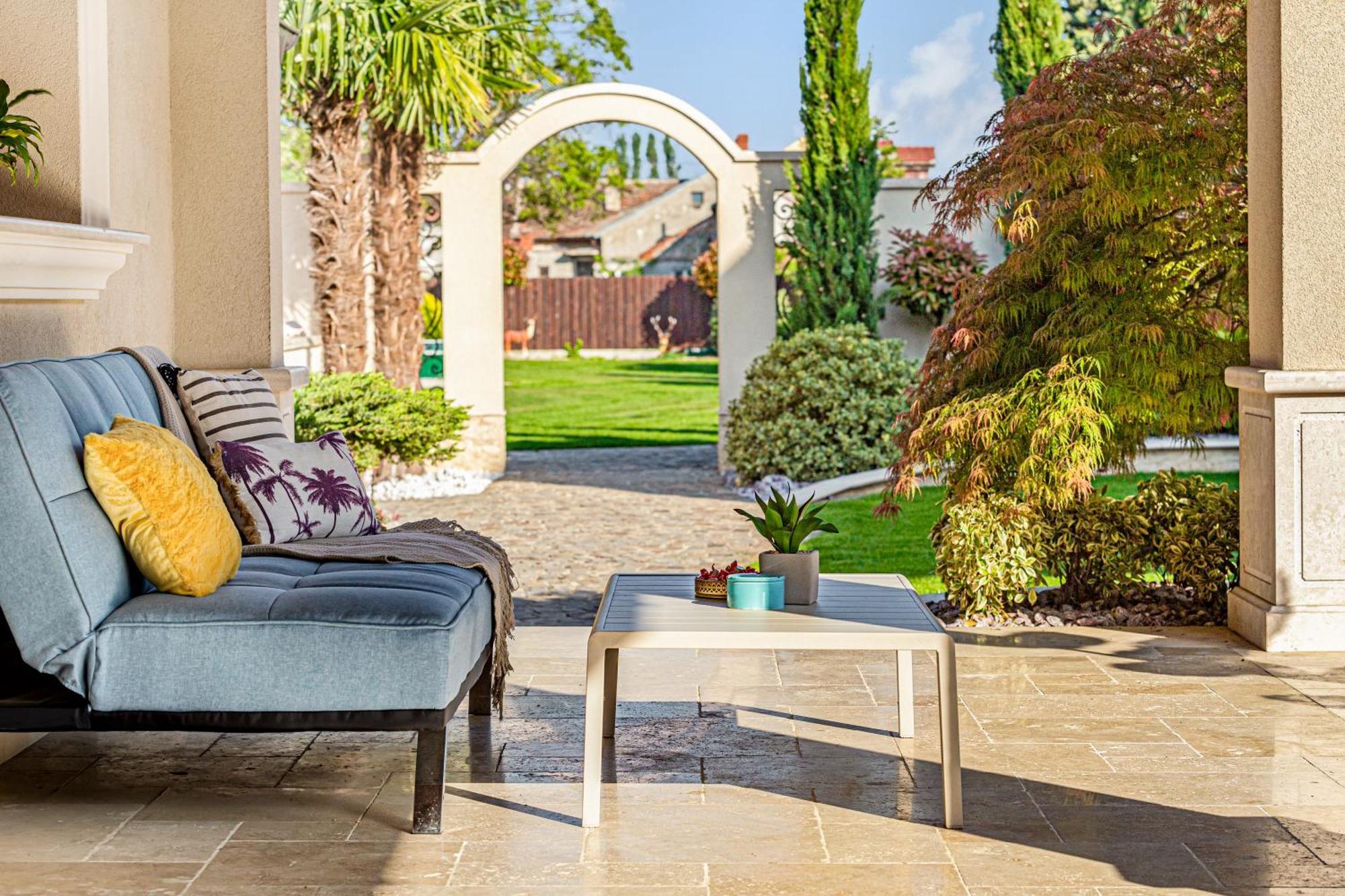 Sika Palladium Garden & Spa Central Apartment Arad Exterior foto